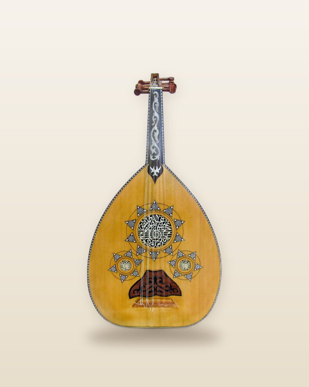 Ud árabe sirio con taracea y celosías